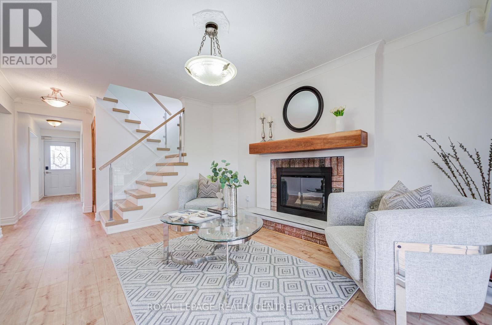 2708 Los Palmas Court S, Mississauga, Ontario  L5N 2G7 - Photo 10 - W12961050