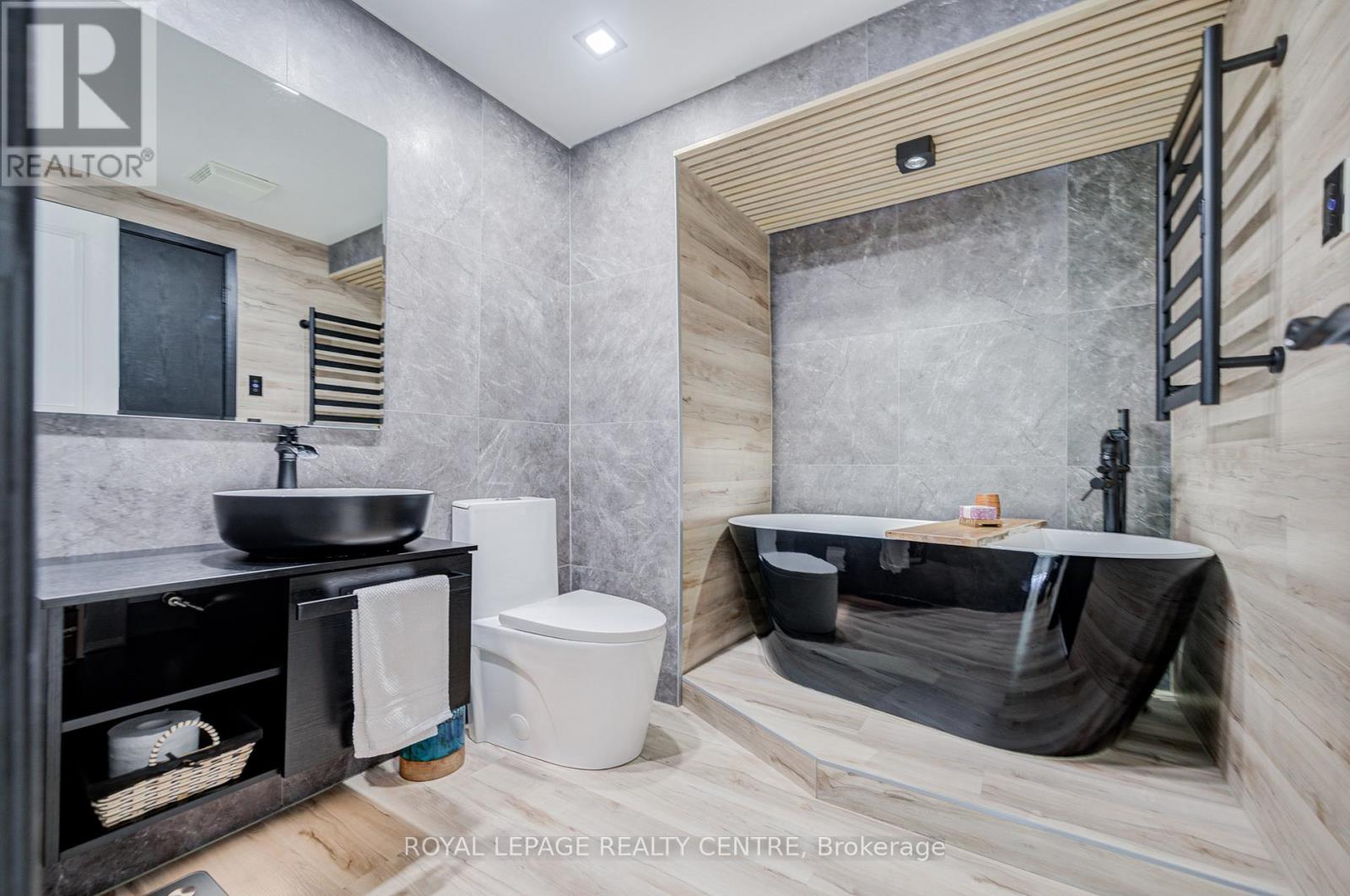 2708 Los Palmas Court S, Mississauga, Ontario  L5N 2G7 - Photo 25 - W12961050