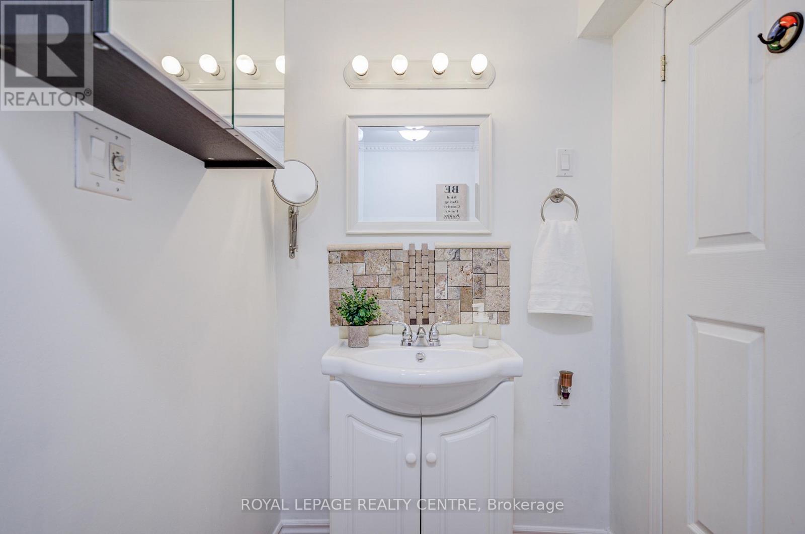 2708 Los Palmas Court S, Mississauga, Ontario  L5N 2G7 - Photo 36 - W12961050