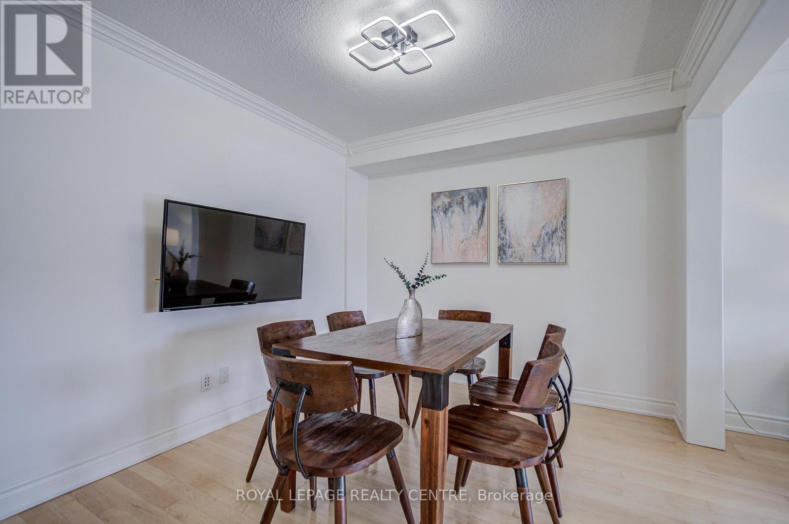 2708 Los Palmas Court S, Mississauga, Ontario  L5N 2G7 - Photo 5 - W12961050