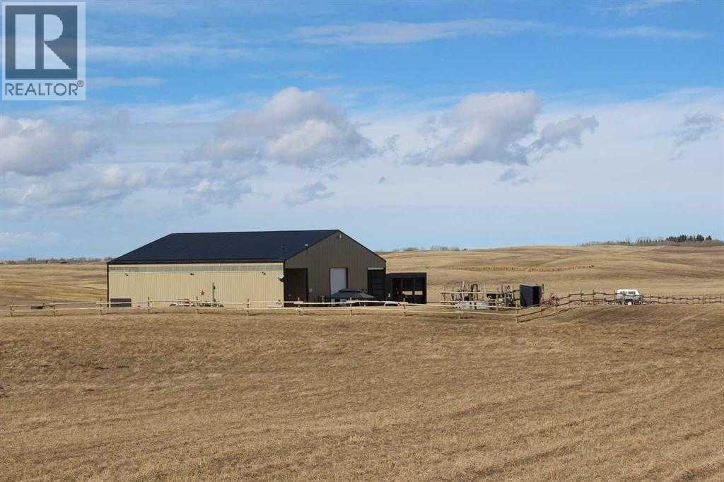 264202 Lochend Road, Rural Rocky View County, Alberta  T4C 1A2 - Photo 22 - A2299356