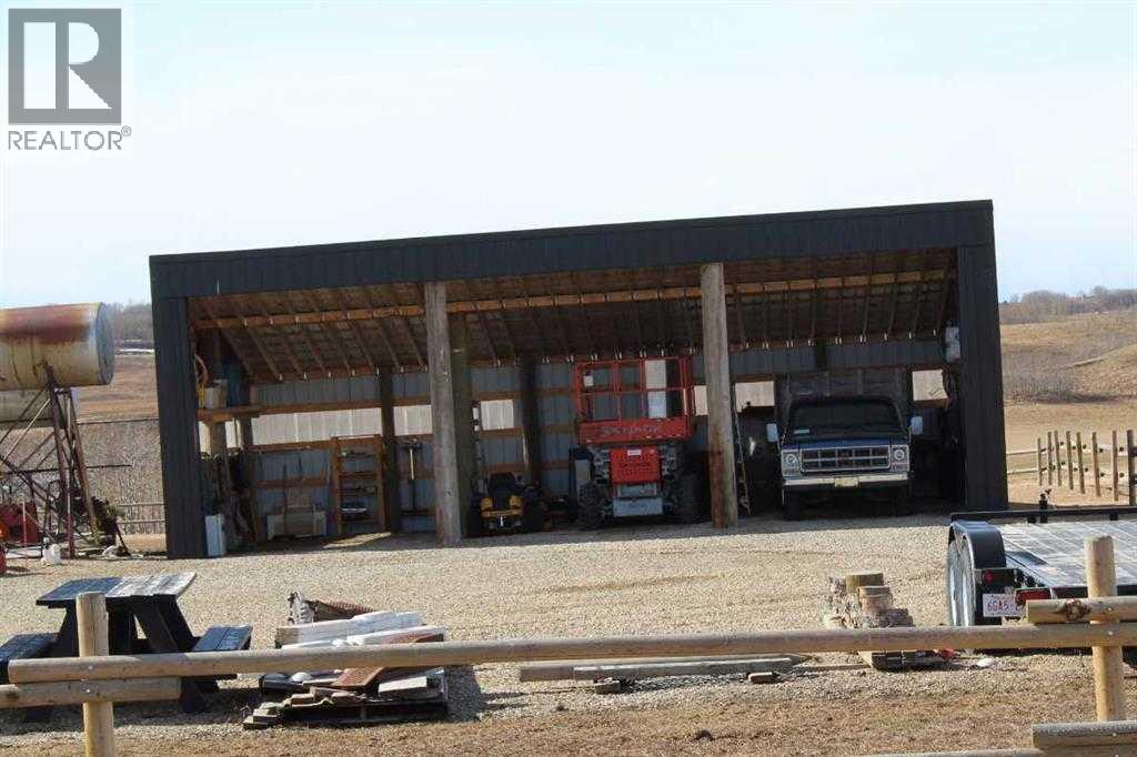 264202 Lochend Road, Rural Rocky View County, Alberta  T4C 1A2 - Photo 25 - A2299356