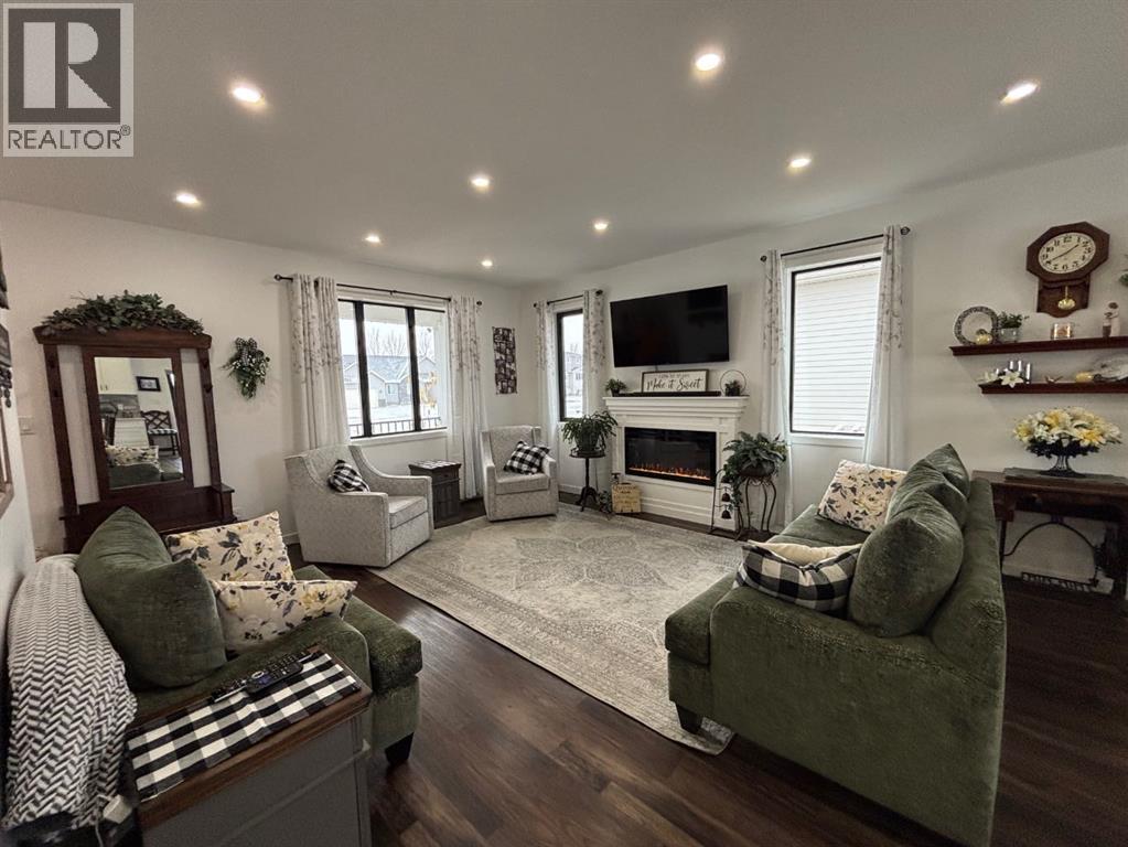 349 E 1 Avenue N, Magrath, Alberta  T0K 1J0 - Photo 11 - A2283786