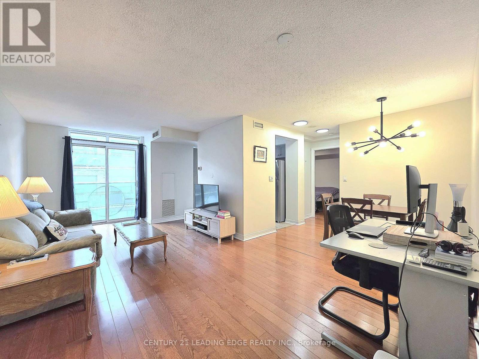 1012 - 212 Eglinton Avenue E, Toronto (Mount Pleasant West), Ontario  M4P 0A3 - Photo 3 - C12903620