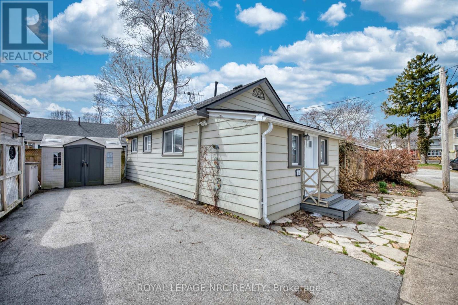 15 Loomis Crescent, Fort Erie, Ontario  L0S 1B0 - Photo 16 - X12961538