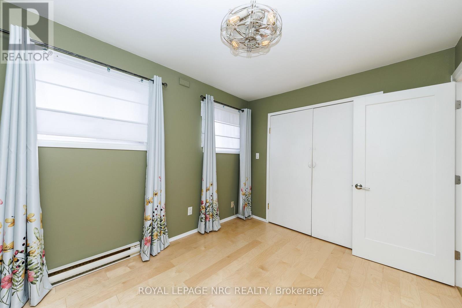 15 Loomis Crescent, Fort Erie, Ontario  L0S 1B0 - Photo 12 - X12961556