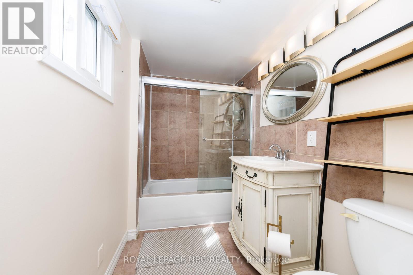 15 Loomis Crescent, Fort Erie, Ontario  L0S 1B0 - Photo 13 - X12961556