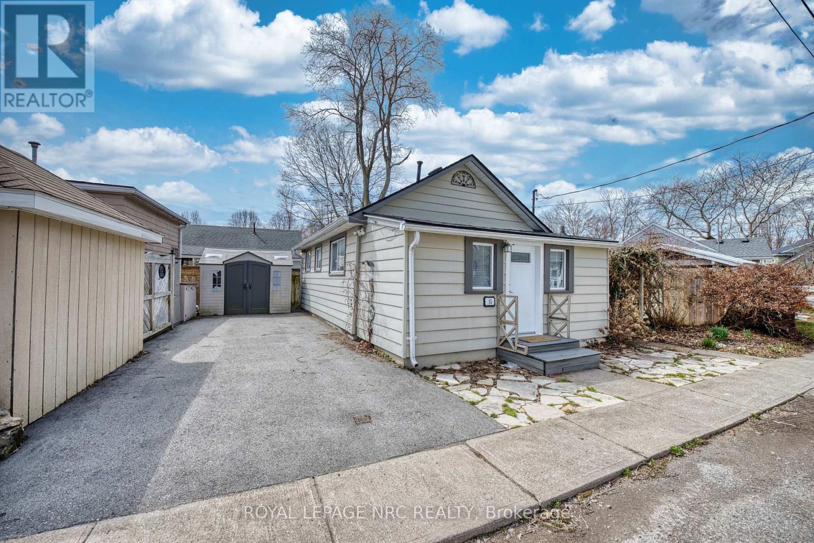 15 Loomis Crescent, Fort Erie, Ontario  L0S 1B0 - Photo 21 - X12961556