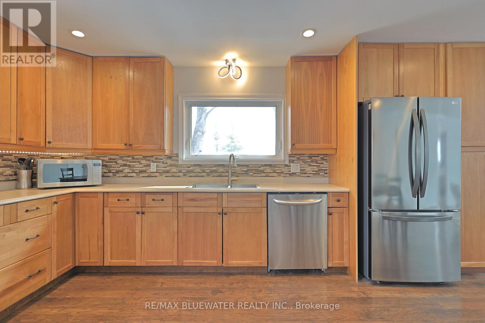 8296 Burwell Road, Lambton Shores, Ontario  N0M 1T0 - Photo 21 - X12844610