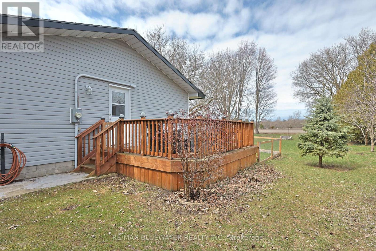 8296 Burwell Road, Lambton Shores, Ontario  N0M 1T0 - Photo 31 - X12844610