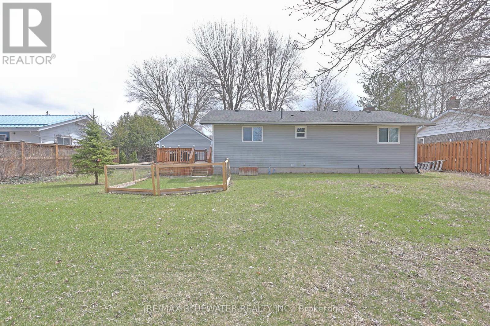 8296 Burwell Road, Lambton Shores, Ontario  N0M 1T0 - Photo 34 - X12844610