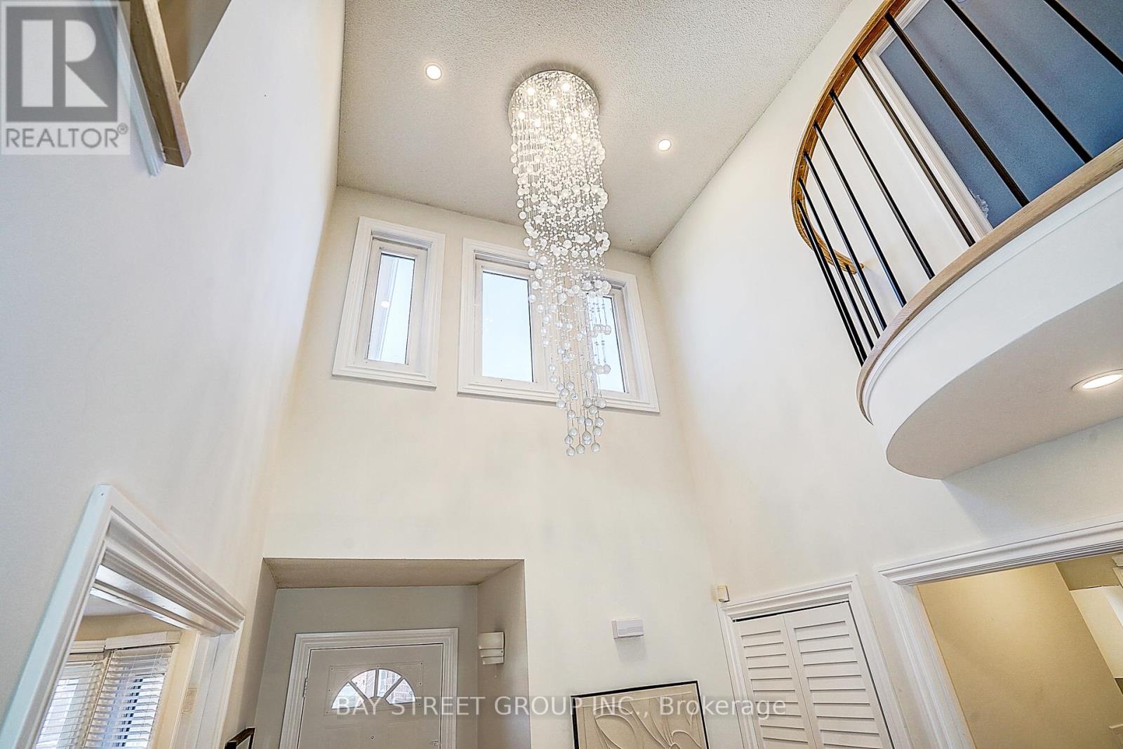 78 John Stiver Crescent, Markham, Ontario  L3R 9B3 - Photo 6 - N12954886