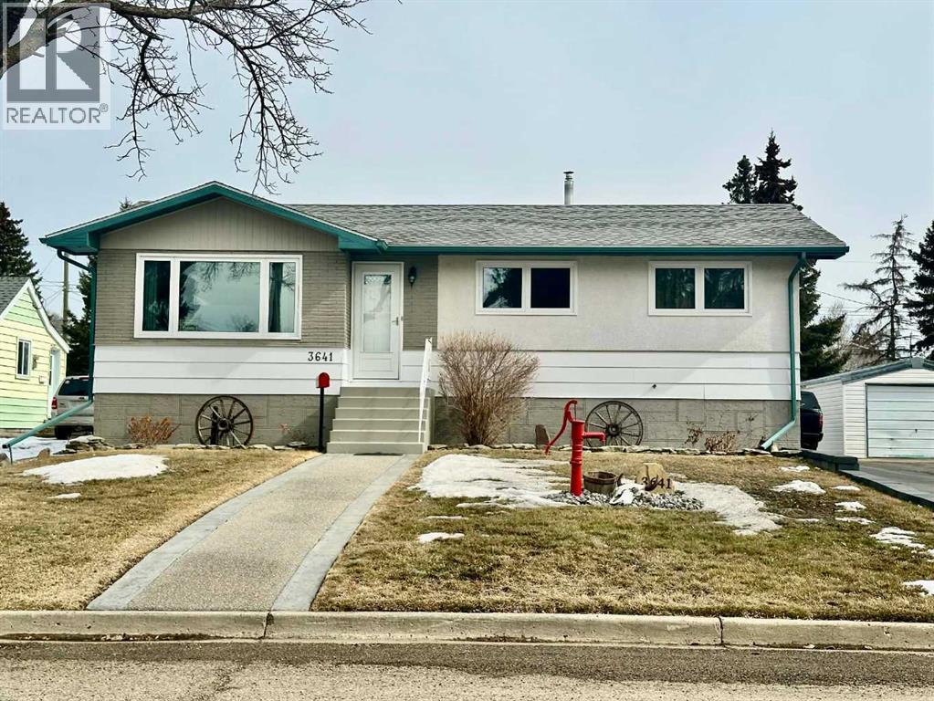 3641 44 Street, Ponoka, Alberta  T4J 1A6 - Photo 1 - A2295348