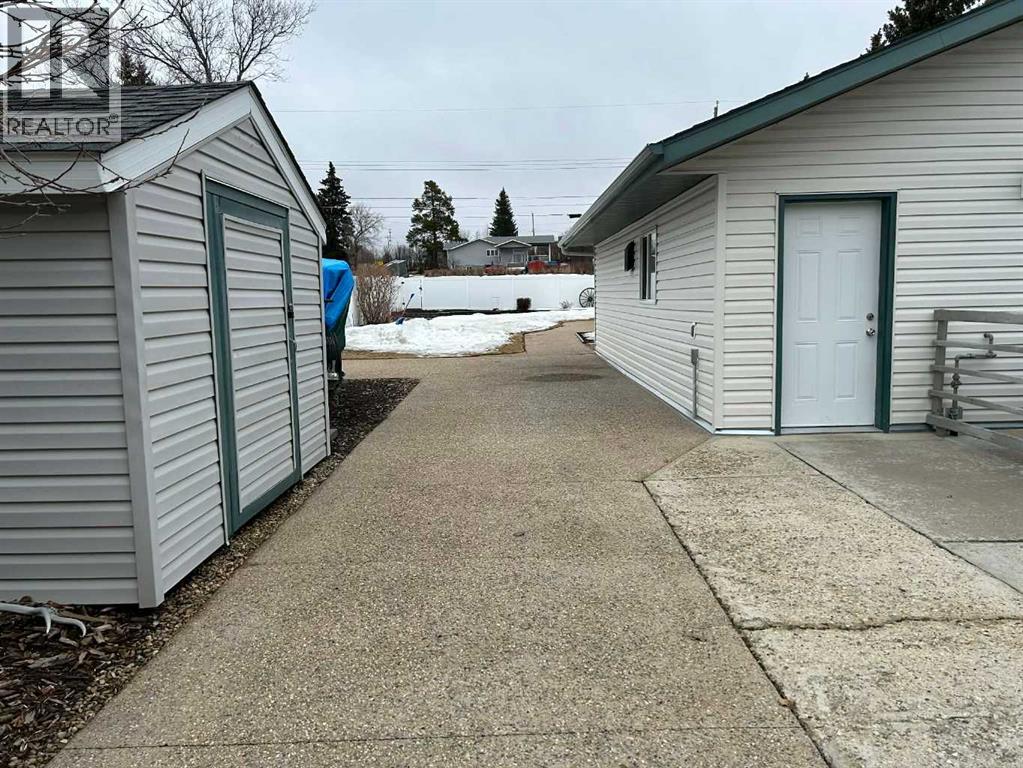 3641 44 Street, Ponoka, Alberta  T4J 1A6 - Photo 18 - A2295348