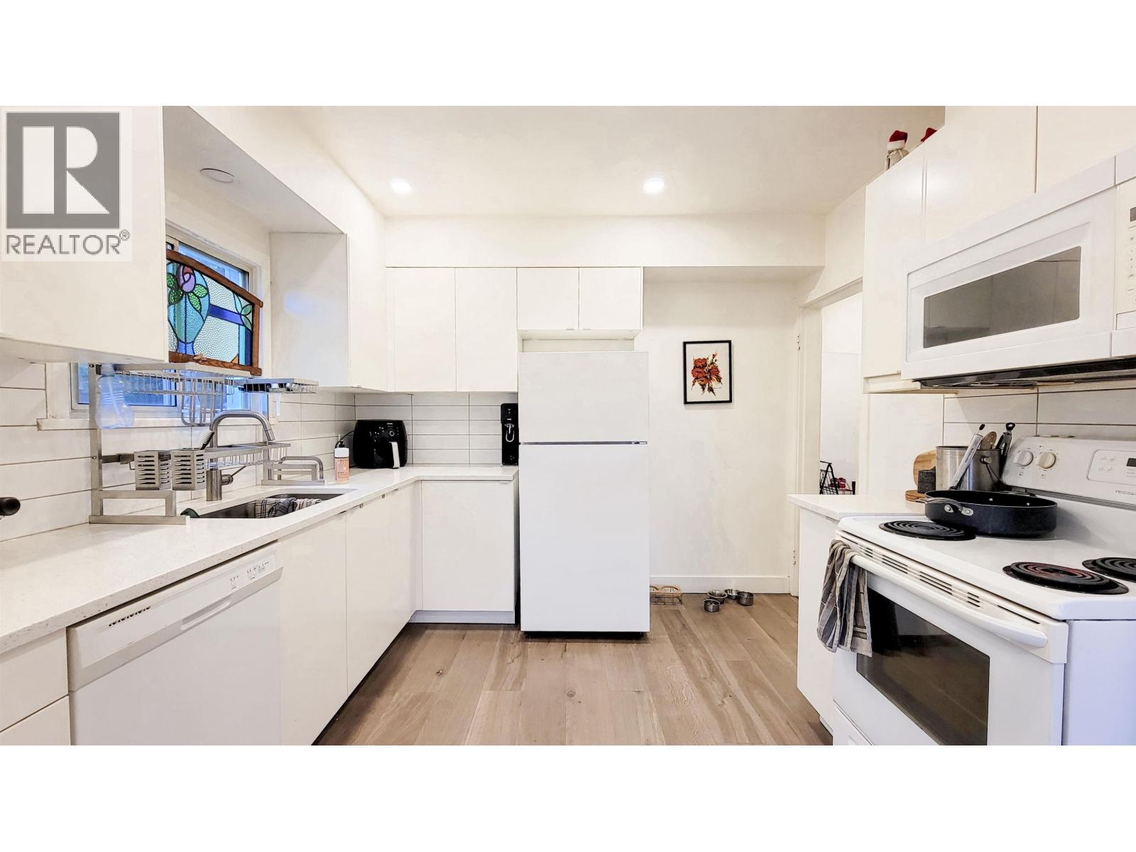 520 N Boundary Road, Burnaby, British Columbia  V5K 3T3 - Photo 17 - R3107104