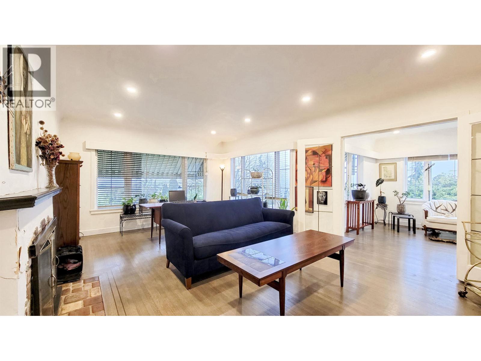 520 N Boundary Road, Burnaby, British Columbia  V5K 3T3 - Photo 4 - R3107104