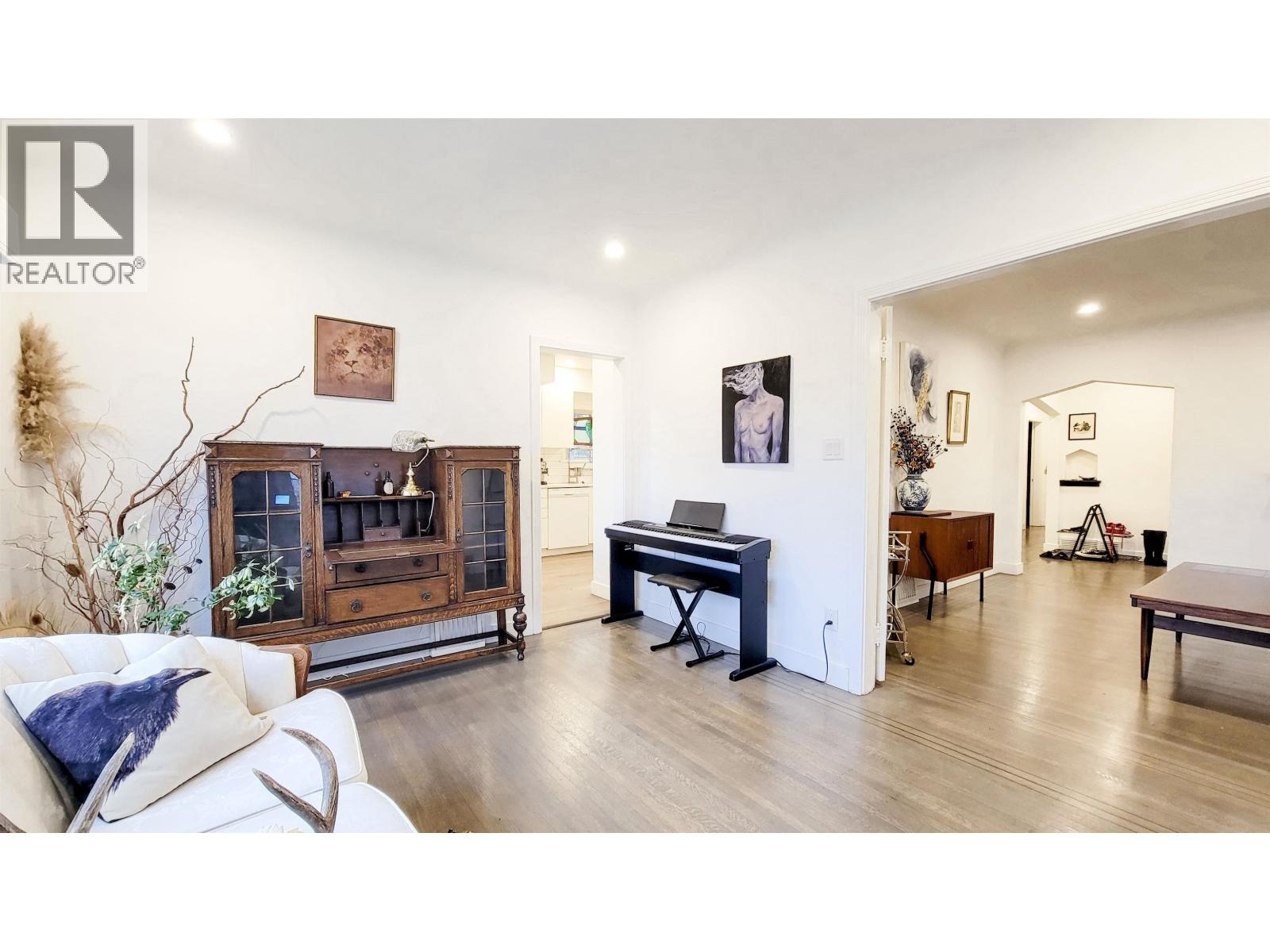 520 N Boundary Road, Burnaby, British Columbia  V5K 3T3 - Photo 5 - R3107104