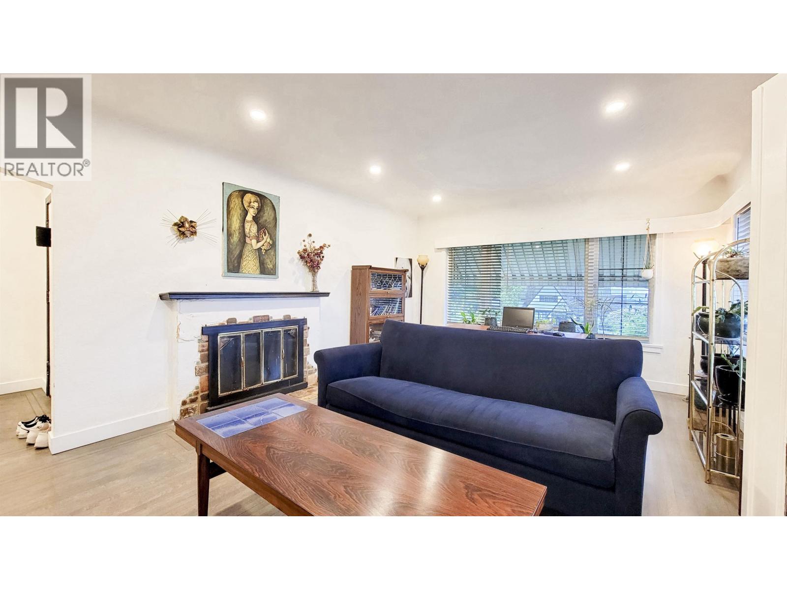 520 N Boundary Road, Burnaby, British Columbia  V5K 3T3 - Photo 8 - R3107104