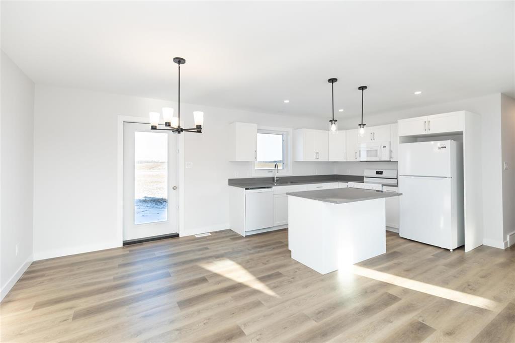 65 Westgrove Crescent, Kleefeld, Manitoba  R0A 0V2 - Photo 6 - 202606123