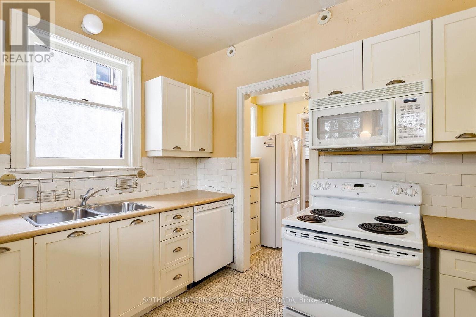 16 Rose Park Crescent, Toronto, Ontario  M4T 1P9 - Photo 20 - C12914796