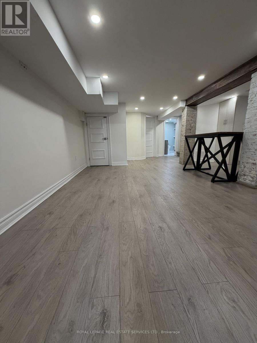 Lower - 285 Willard Avenue, Toronto, Ontario  M6S 3R1 - Photo 8 - W12892384