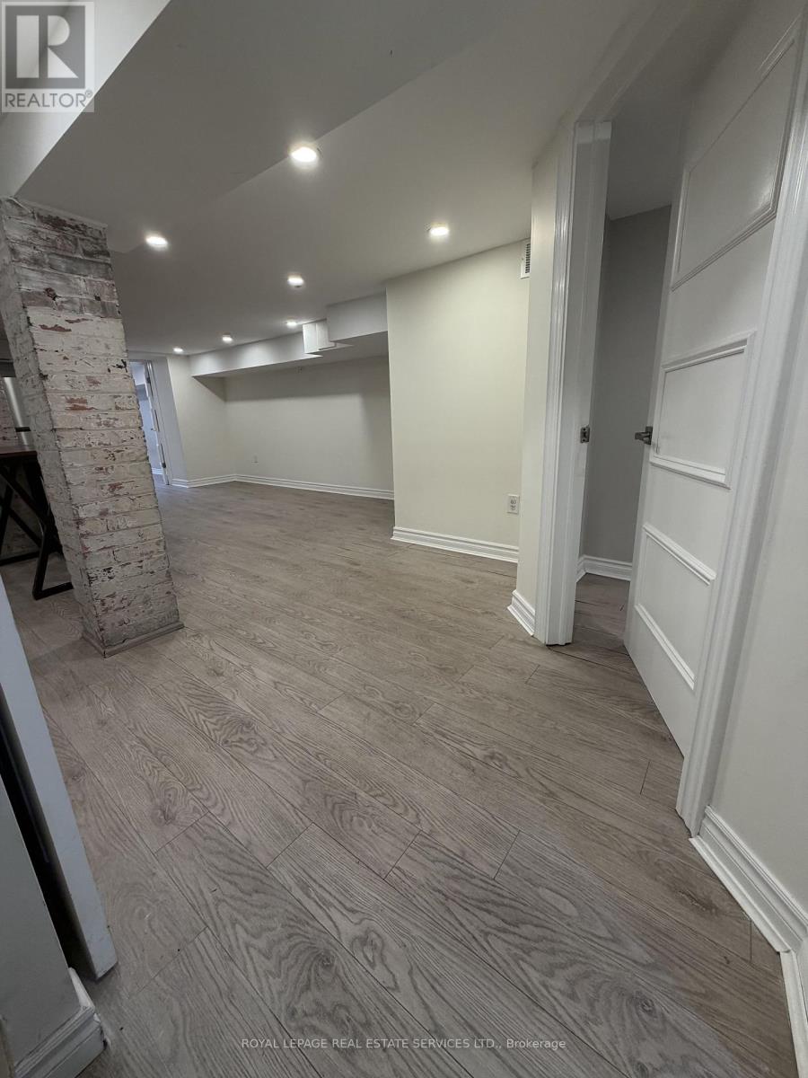 Lower - 285 Willard Avenue, Toronto, Ontario  M6S 3R1 - Photo 4 - W12892384