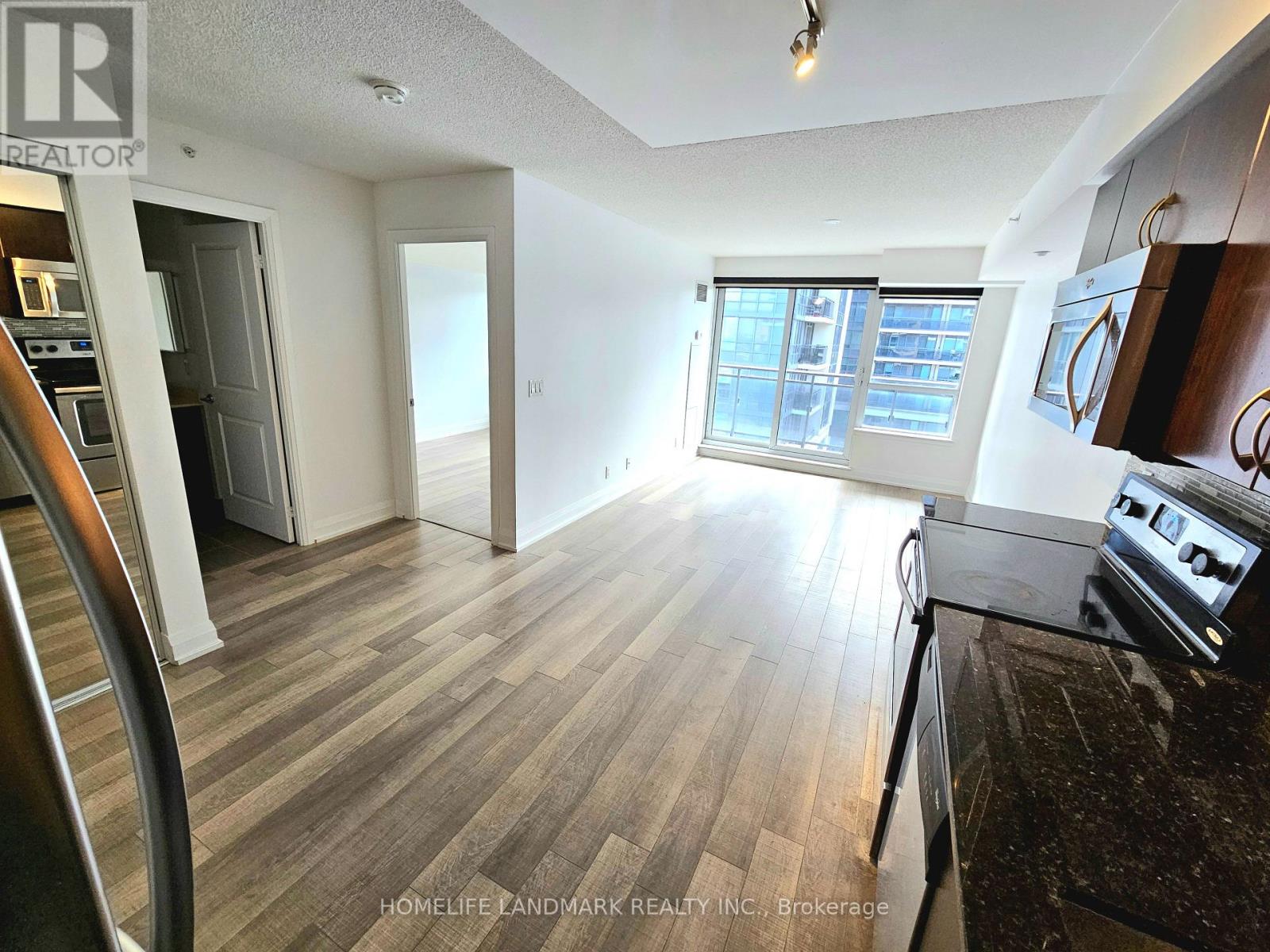 611 - 372 Highway 7 East Road E, Richmond Hill, Ontario  L4B 0C6 - Photo 2 - N12961518