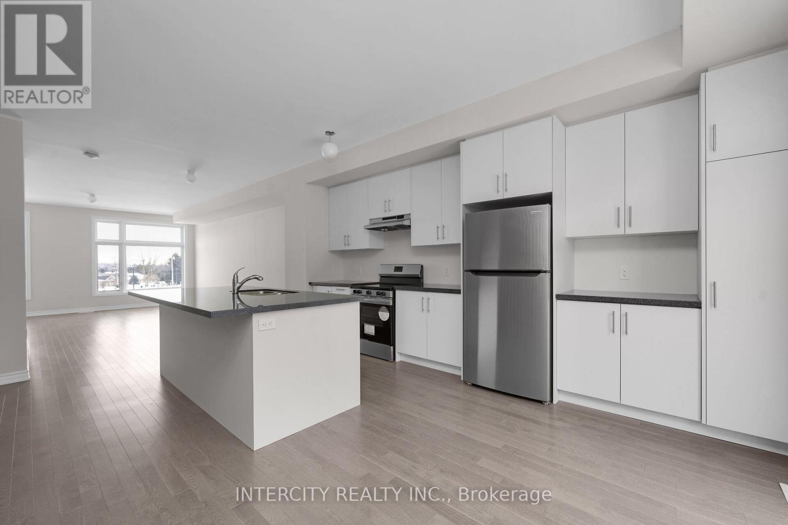 16 Radisson Street, Vaughan, Ontario  L4H 5J3 - Photo 10 - N12961590