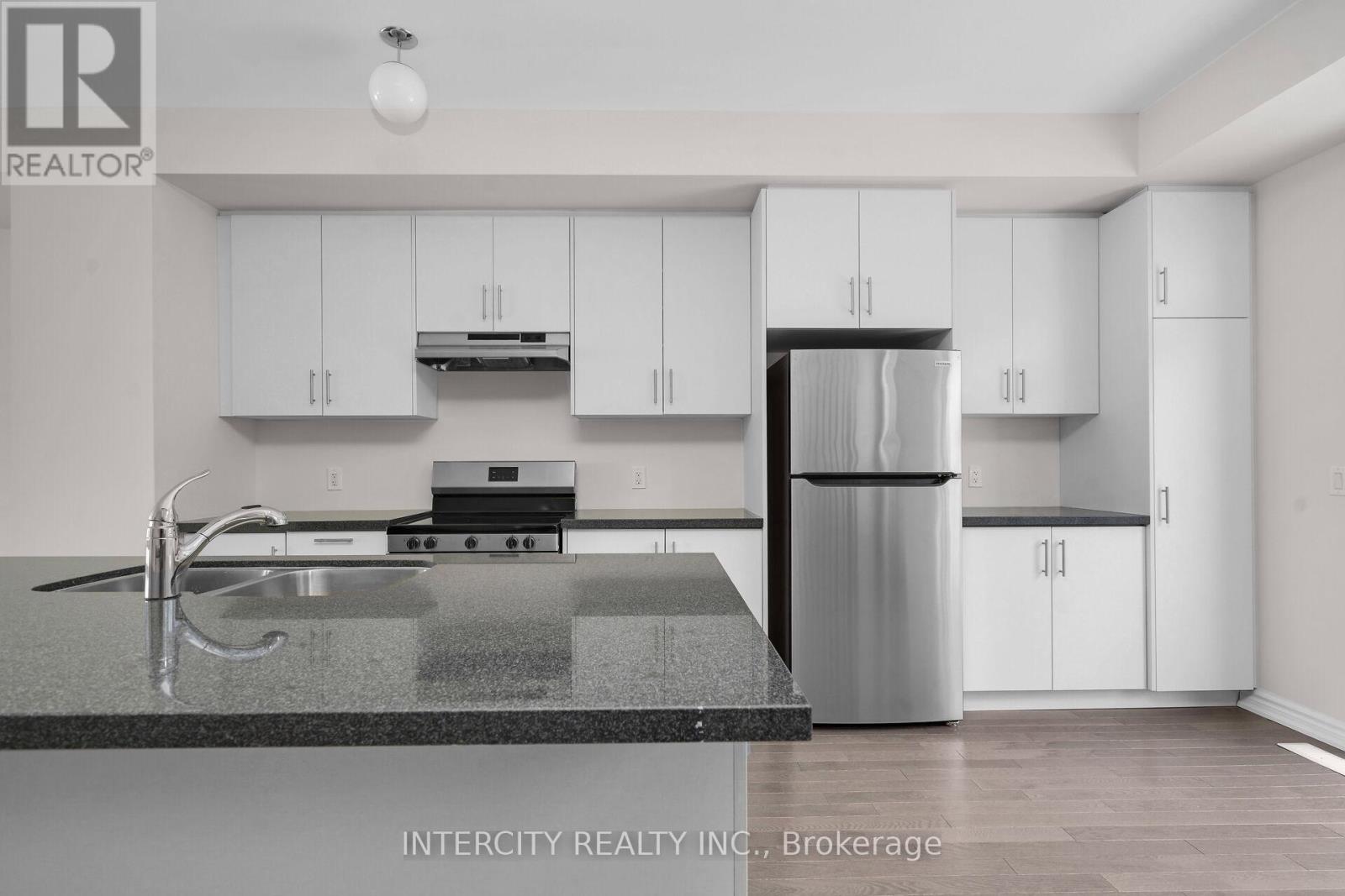 16 Radisson Street, Vaughan, Ontario  L4H 5J3 - Photo 13 - N12961590