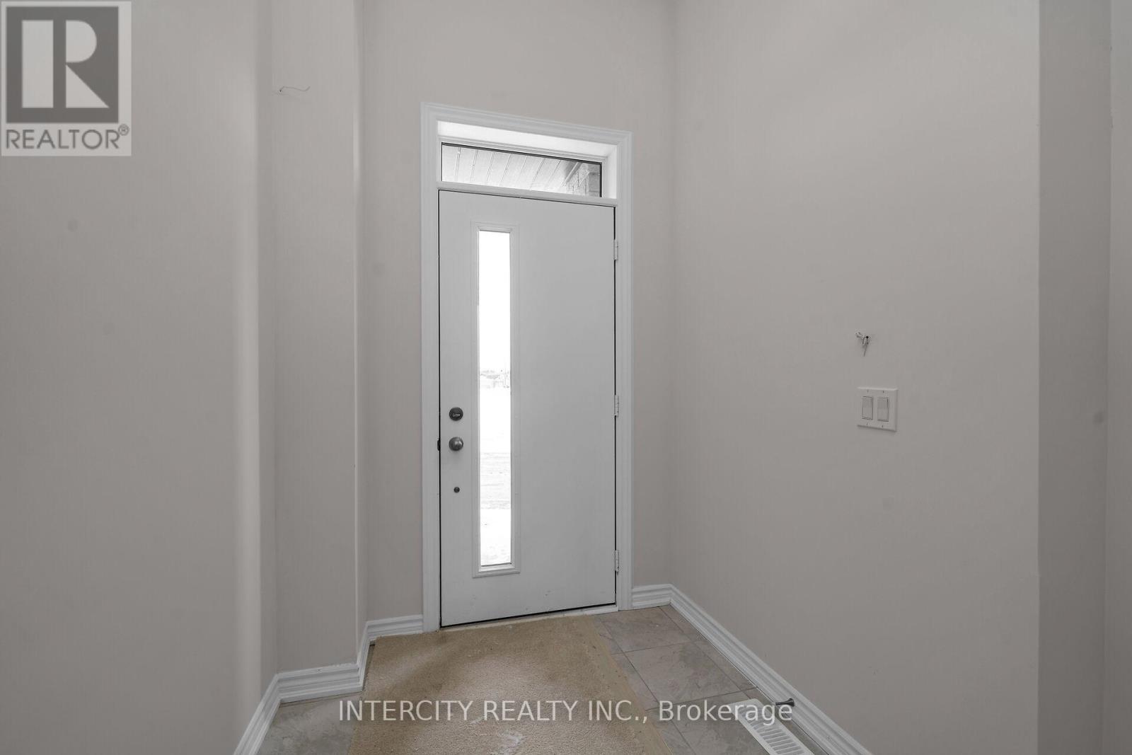 16 Radisson Street, Vaughan, Ontario  L4H 5J3 - Photo 3 - N12961590