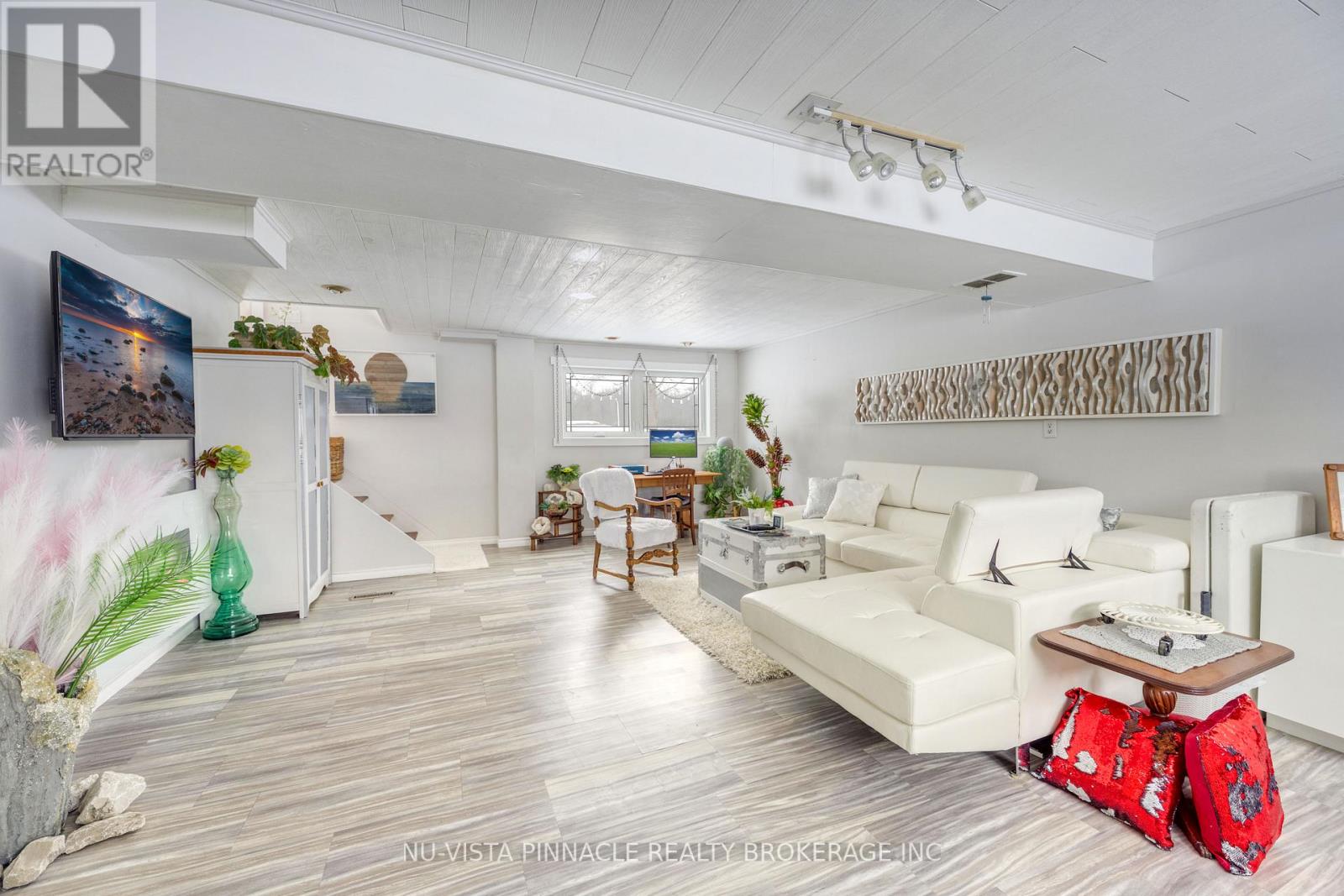 3567 Egremont Road, Plympton-Wyoming, Ontario N0M 1E0 - Photo 22 - X12750470