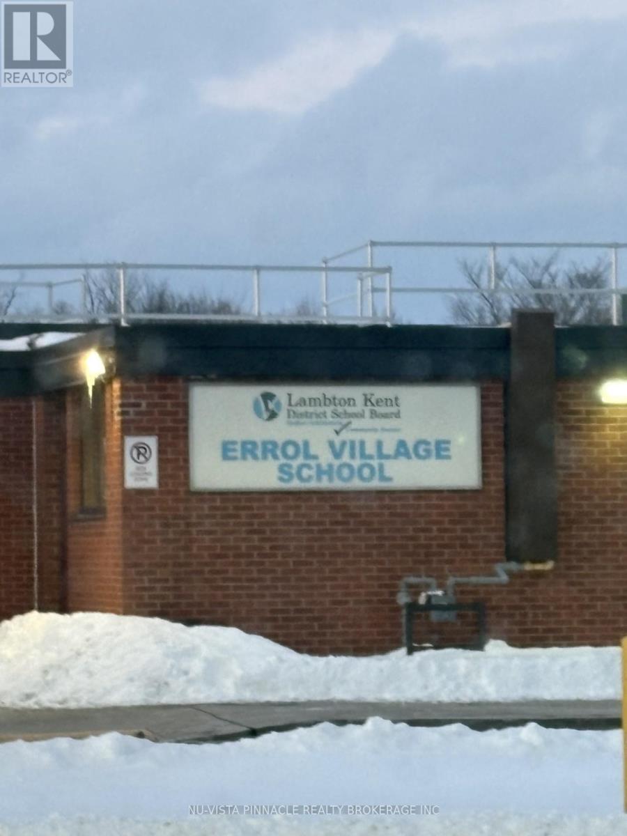 3567 Egremont Road, Plympton-Wyoming, Ontario N0M 1E0 - Photo 30 - X12750470