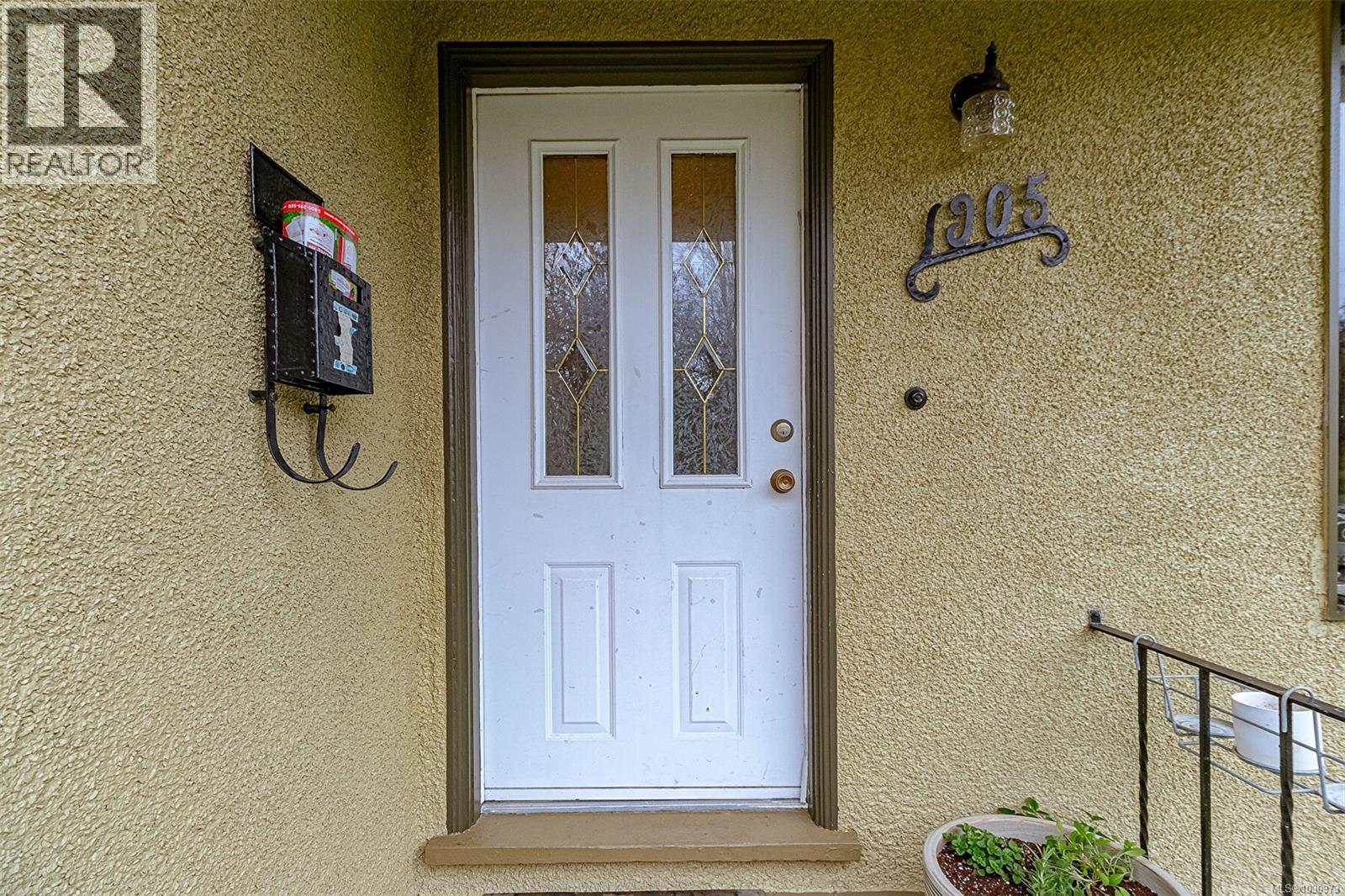 1905 Richardson St, Victoria, British Columbia  V8S 1S3 - Photo 4 - 1030973