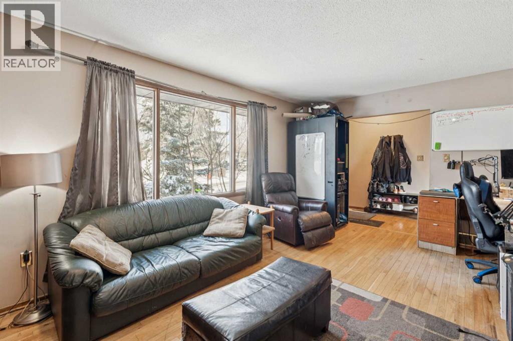 4617 48 Street, Olds, Alberta  T4H 1E2 - Photo 12 - A2282536