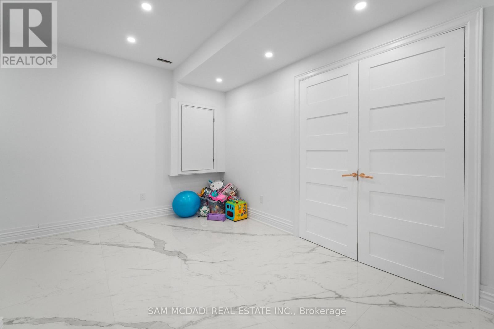 Basement - 1394 Lorne Park Road, Mississauga, Ontario  L5H 3B3 - Photo 18 - W12961524
