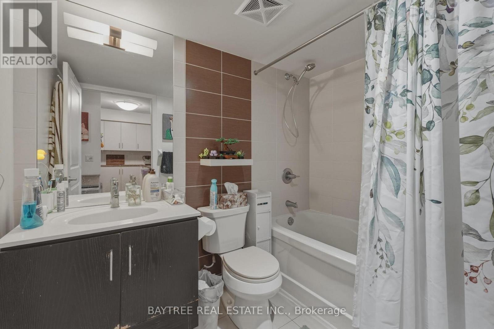 1111 - 215 Sherway Gardens Road, Toronto, Ontario  M9C 0A4 - Photo 6 - W12961554