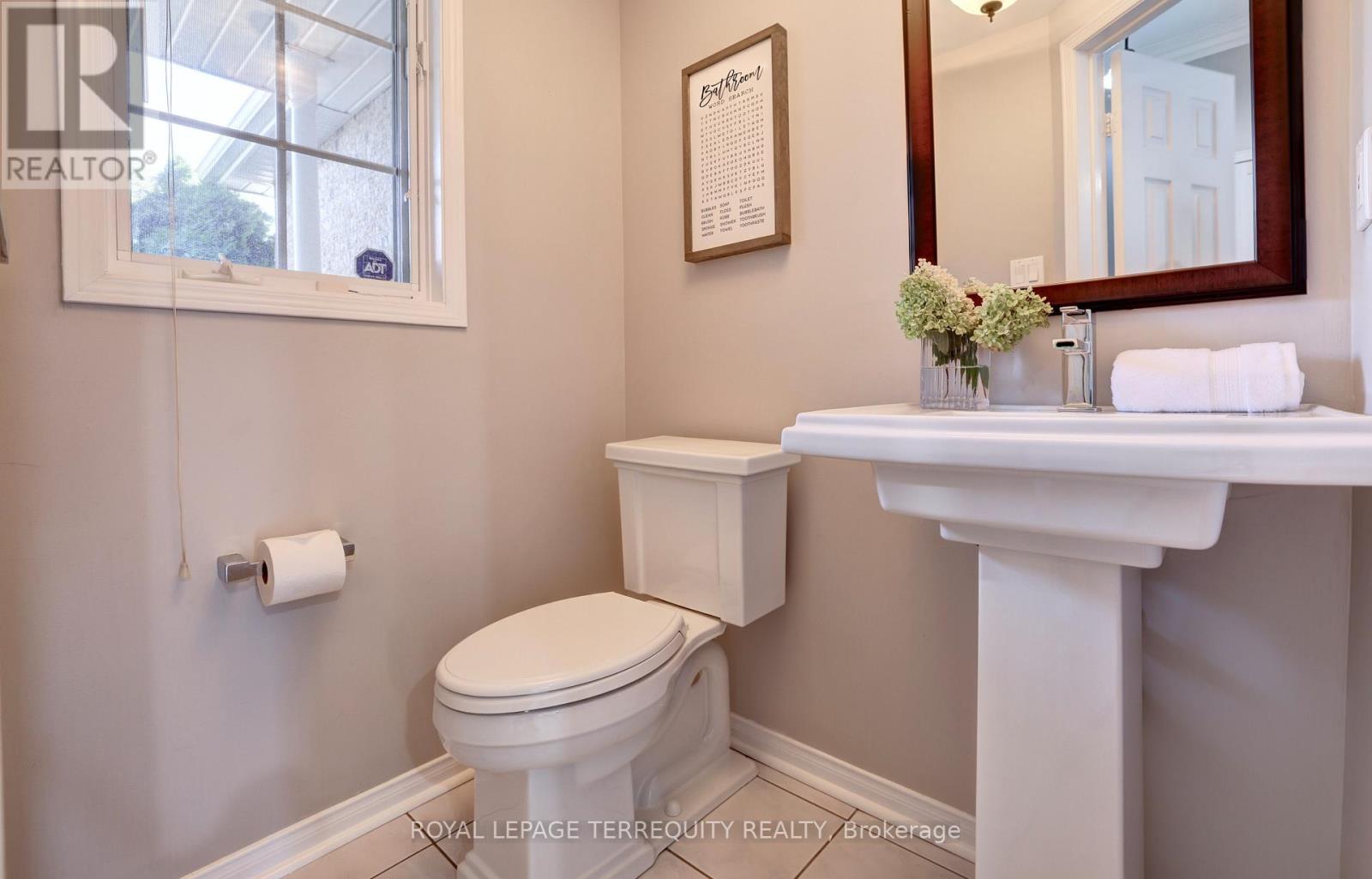 369 Rosegate Way, Oakville, Ontario  L6H 6K1 - Photo 10 - W12961558