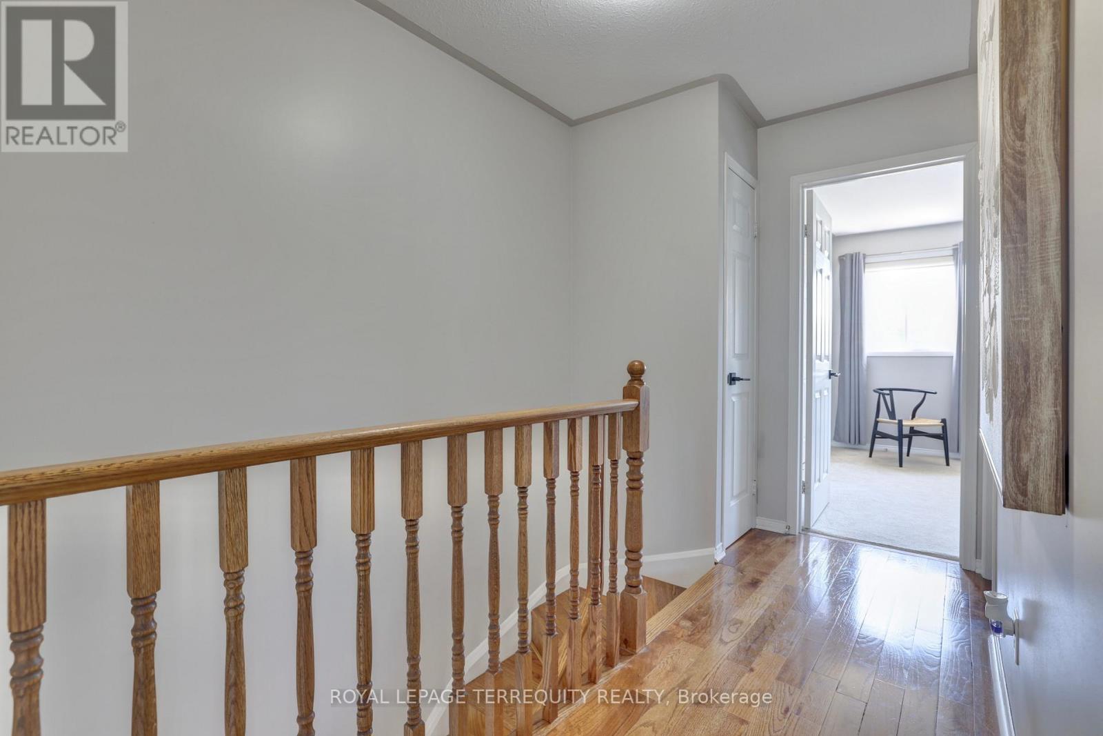 369 Rosegate Way, Oakville, Ontario  L6H 6K1 - Photo 13 - W12961558