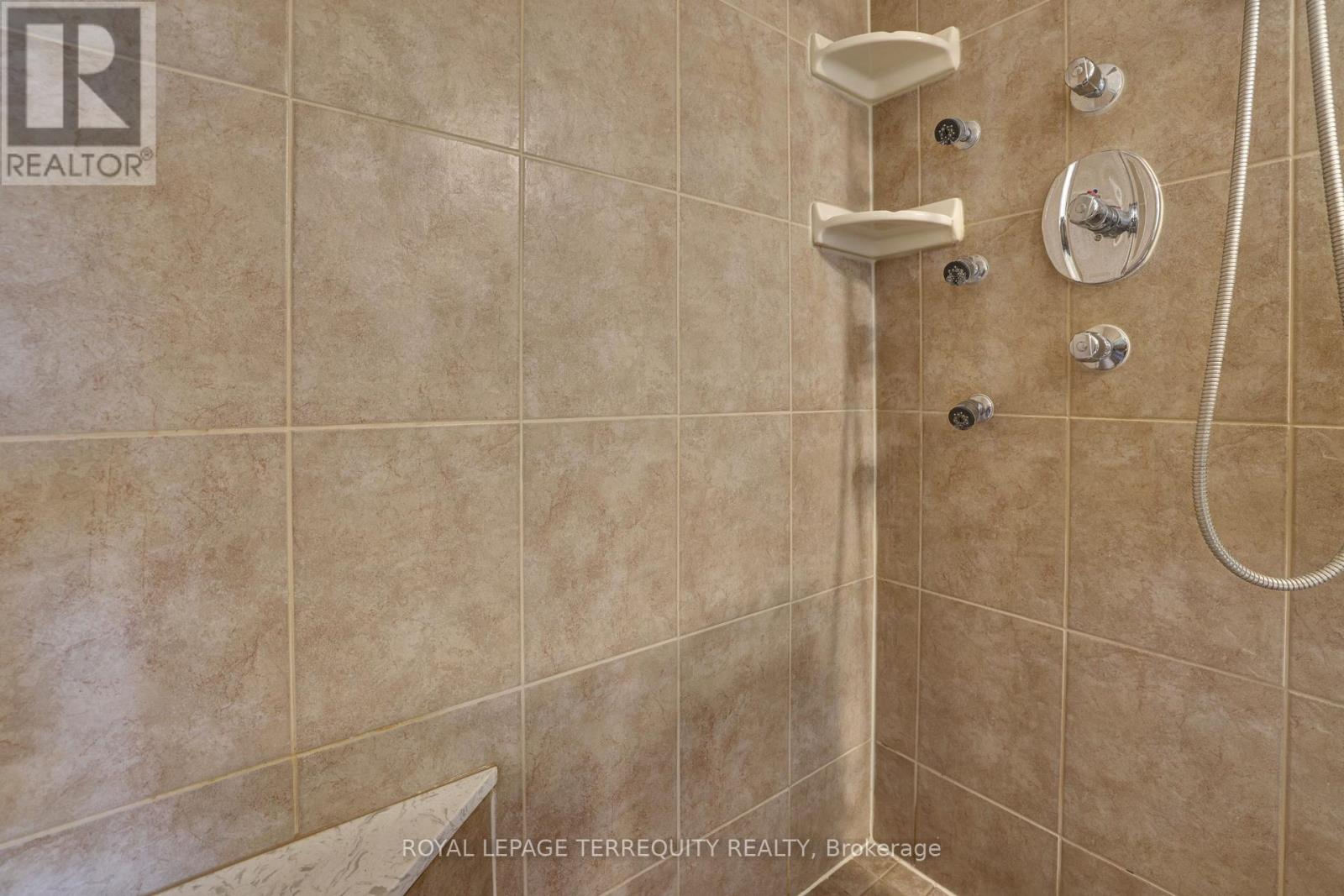 369 Rosegate Way, Oakville, Ontario  L6H 6K1 - Photo 18 - W12961558