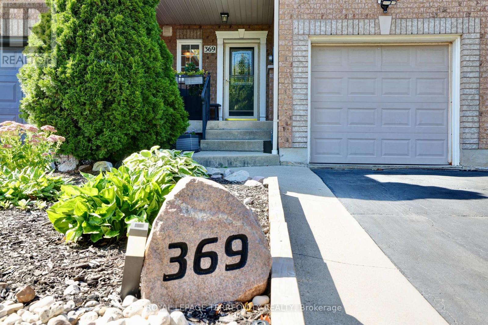 369 Rosegate Way, Oakville, Ontario  L6H 6K1 - Photo 2 - W12961558