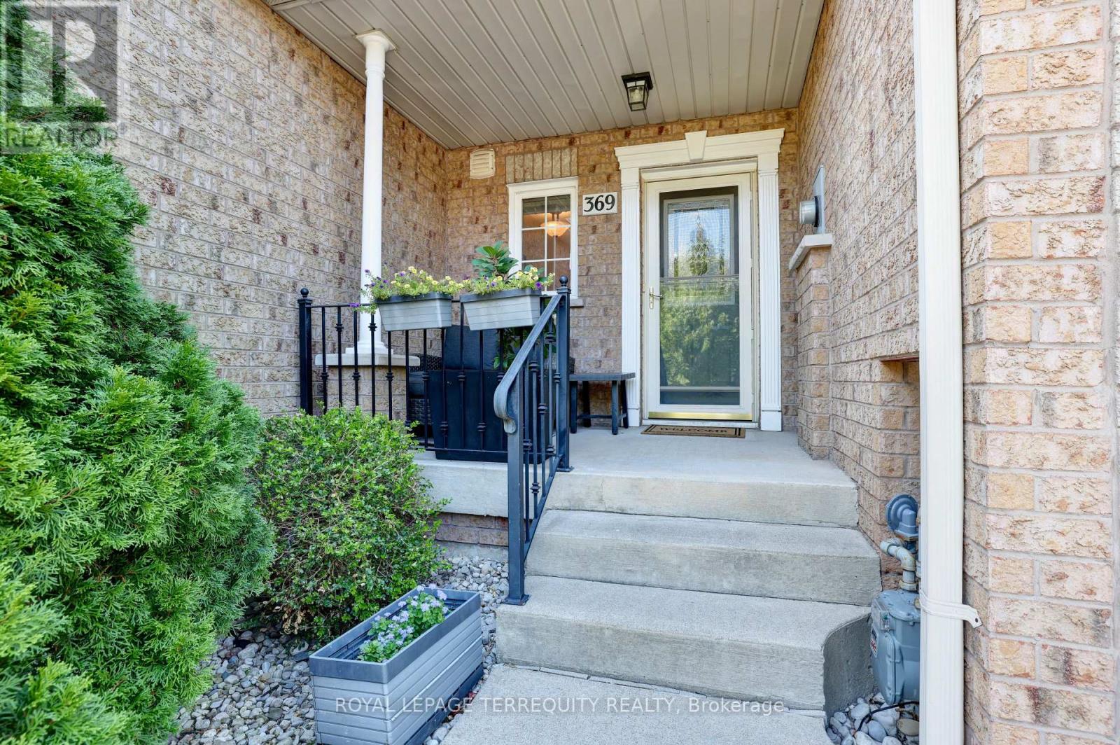 369 Rosegate Way, Oakville, Ontario  L6H 6K1 - Photo 3 - W12961558