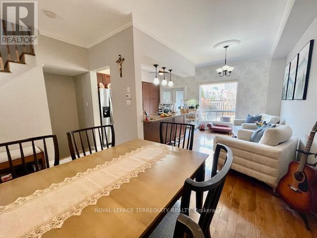 369 Rosegate Way, Oakville, Ontario  L6H 6K1 - Photo 7 - W12961558