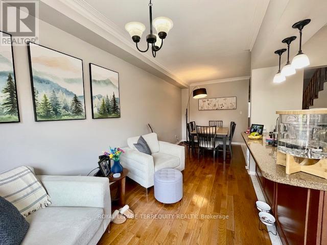 369 Rosegate Way, Oakville, Ontario  L6H 6K1 - Photo 8 - W12961558