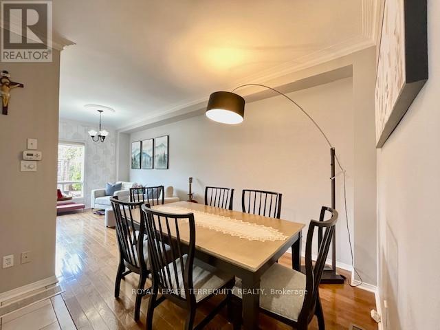 369 Rosegate Way, Oakville, Ontario  L6H 6K1 - Photo 9 - W12961558