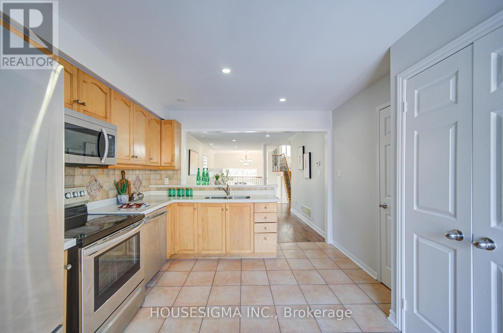 73 Brinkley Drive, Brampton, Ontario  L7A 1G3 - Photo 20 - W12961578