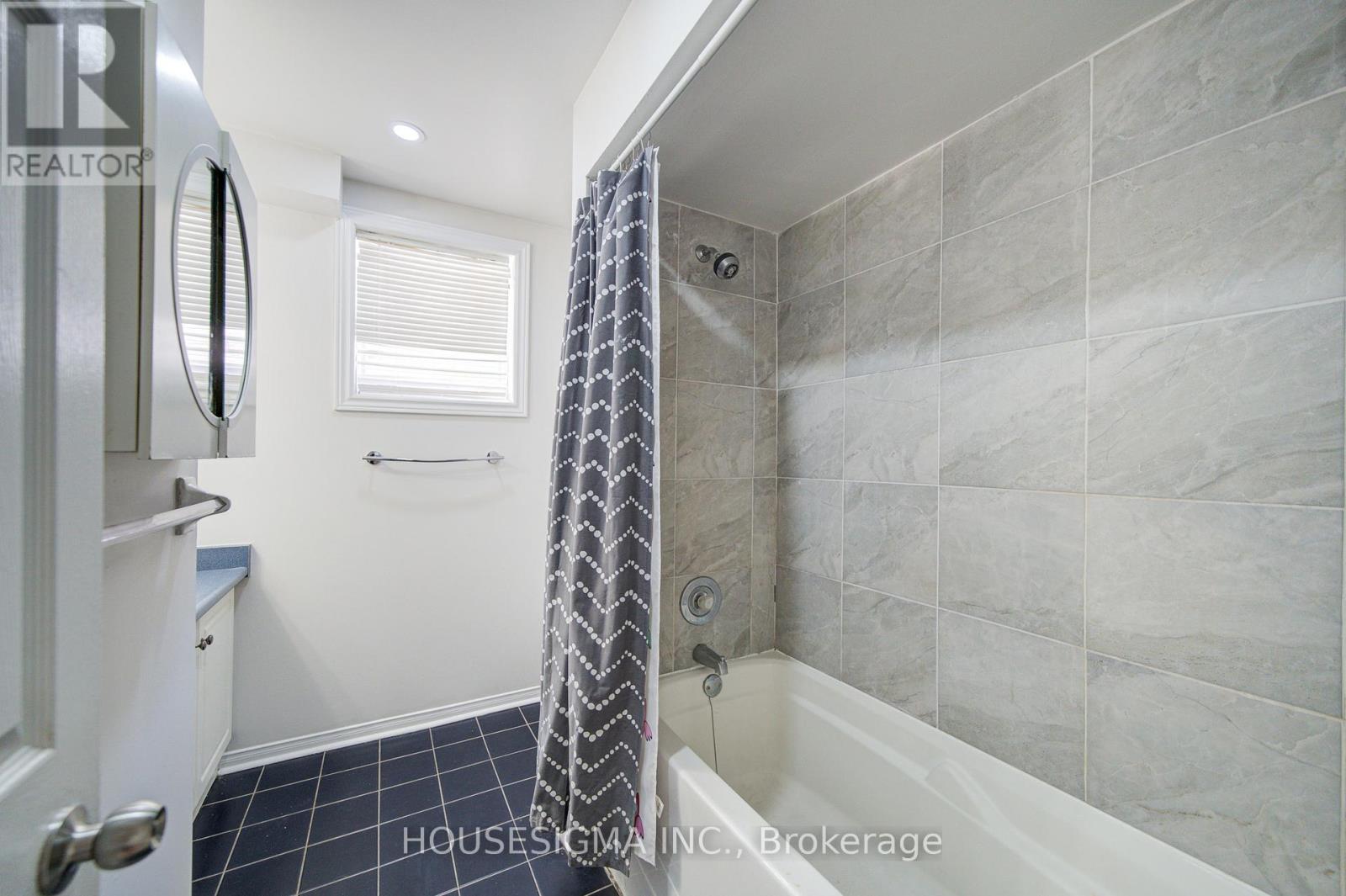 73 Brinkley Drive, Brampton, Ontario  L7A 1G3 - Photo 44 - W12961578