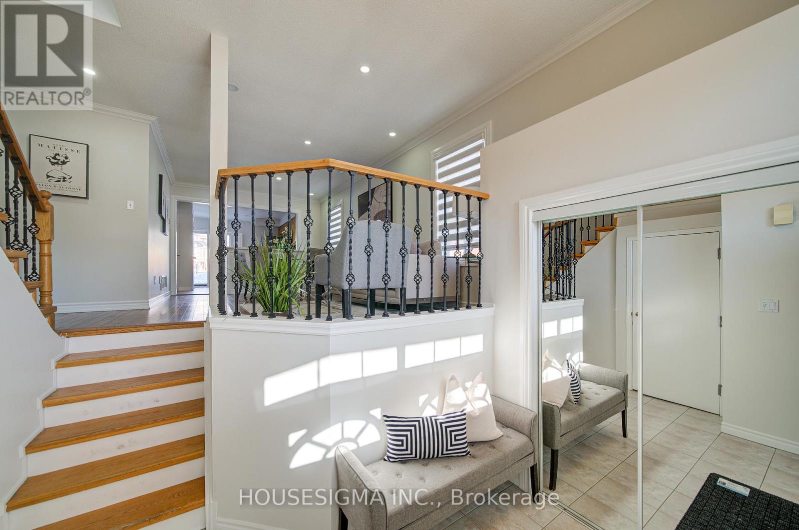 73 Brinkley Drive, Brampton, Ontario  L7A 1G3 - Photo 5 - W12961578