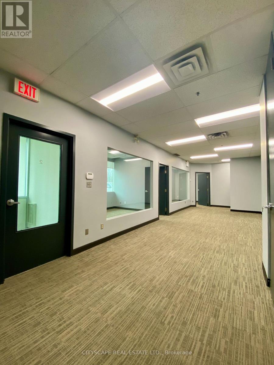 7075 Edwards Boulevard, Mississauga, Ontario  L5S 1Z2 - Photo 2 - W12961596