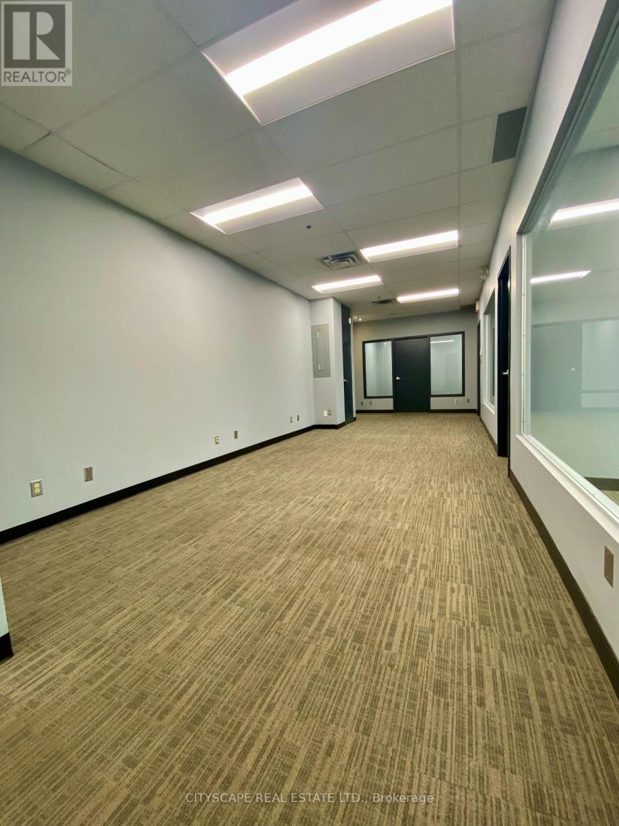 7075 Edwards Boulevard, Mississauga, Ontario  L5S 1Z2 - Photo 3 - W12961596