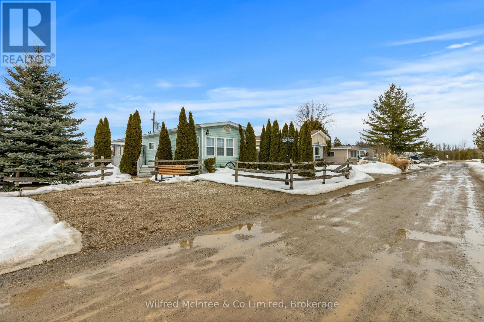 70 Applewood Boulevard, Kincardine, Ontario  N0H 2T0 - Photo 4 - X12868156
